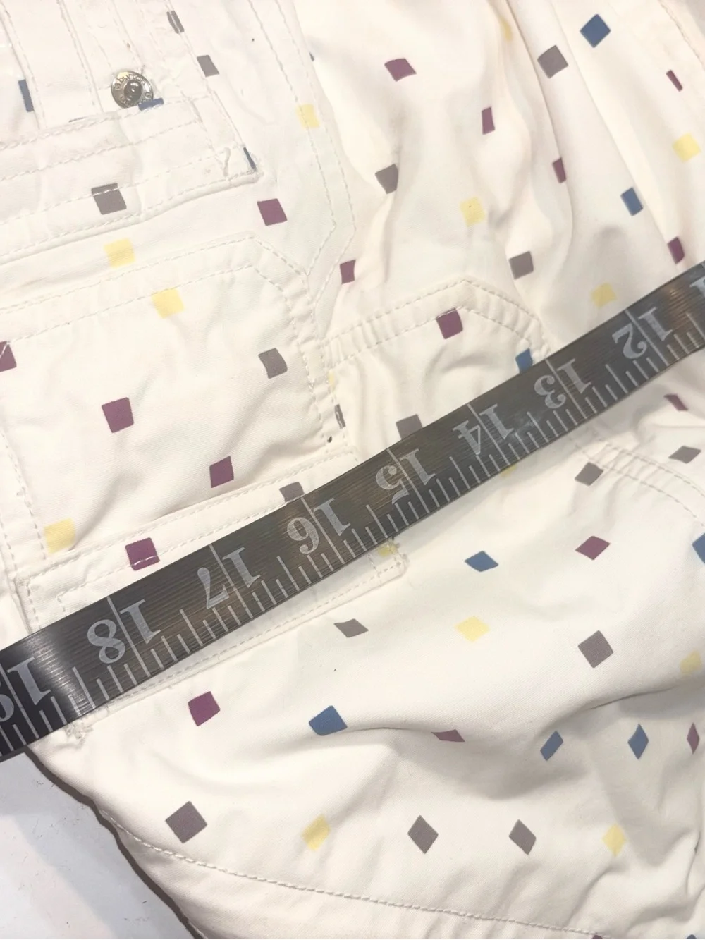 Burton Lucky Pant snowboard pants in a white and multi-color polka square small